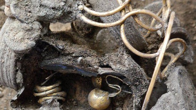 Roman jewellery found in Colchester
