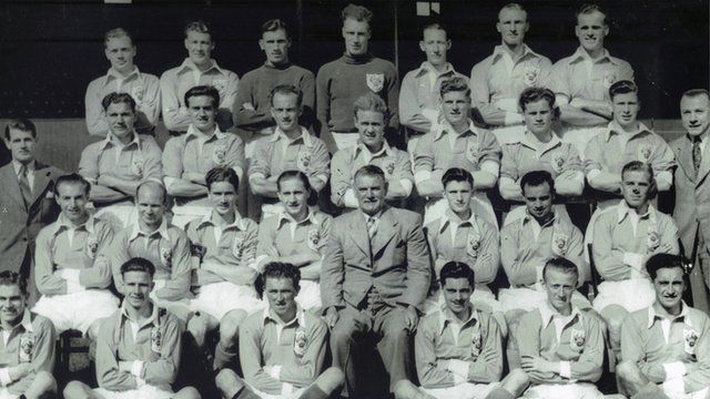 Hugh Doherty 2nd from right, 2nd row. Sir Stanley Mathews 1st from left, 2nd row.