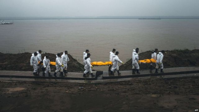 中国・長江で6月、大型客船「東方之星」が暴風雨に巻き込まれて転覆し、440人以上が死亡した。