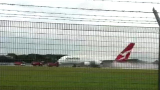 Mobile footage of Qantas flight
