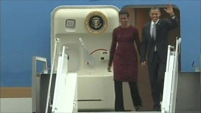 Michelle and Barack Obama arrive in Jakarta