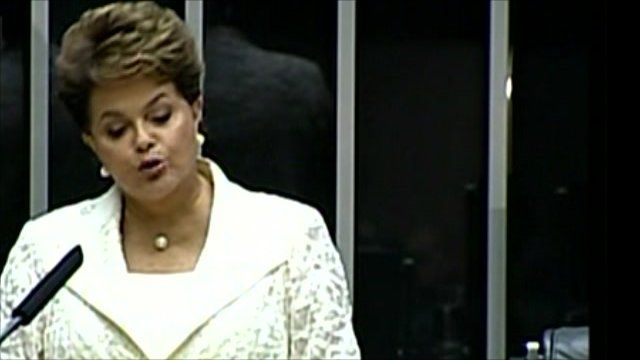 Dilma Rousseff addressing members of Brazil's Congress