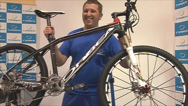 The type of mountain bike ridden by Julien Absalon