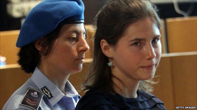 Amanda Knox arriving in court