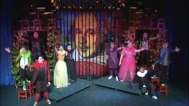 Filipino theatre group perform "William"