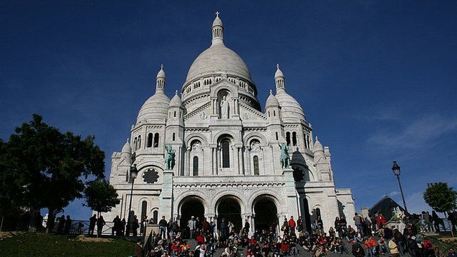 A look inside the hidden corners of Sacre Coeur in Paris - BBC News