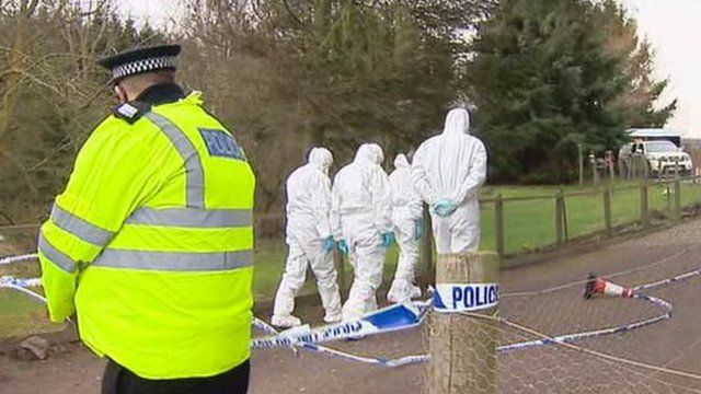 Oifigearan aig an làraich ann am Fothair Tabhaicht