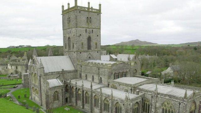 Eglwys Gadeiriol Tyddewi