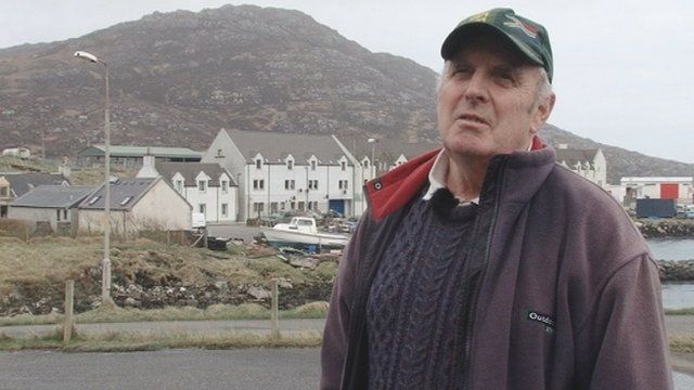 Raghnall MacFhionghuin, Comhairle Choimhearsnachd Loch Baghasdail