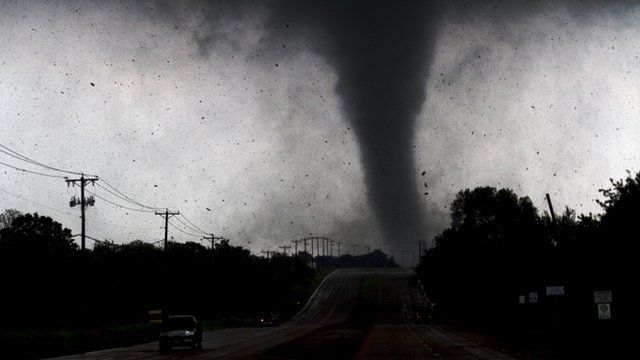Tornado hits Dallas Forth Worth
