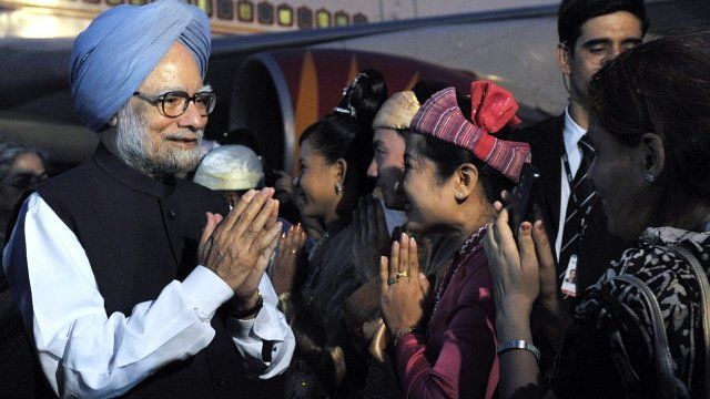 Indian Prime Minister Manmohan Singh arriving in Burma, May 27 2012