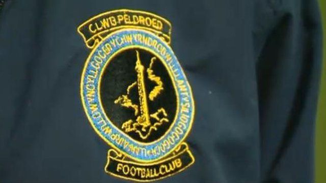Llanfairpwll FC logo