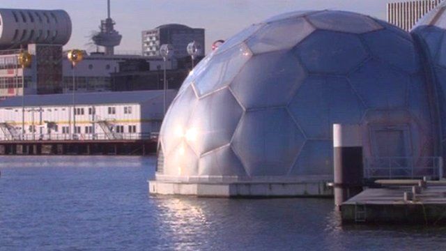 Floating homes