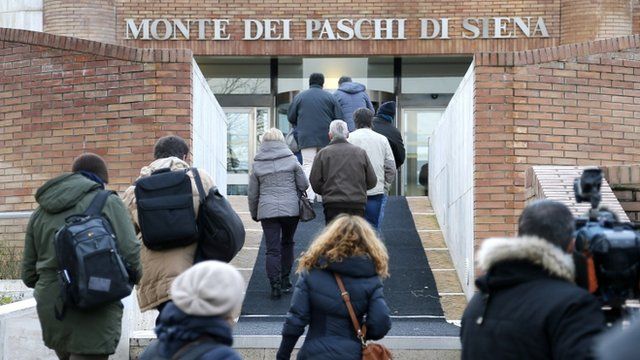Main entrance of the Banca Monte dei Paschi di Sienna