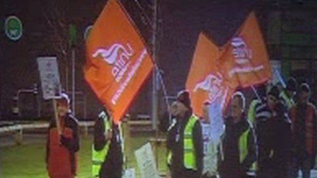 Protestio tu allan i archfarchnad Asda