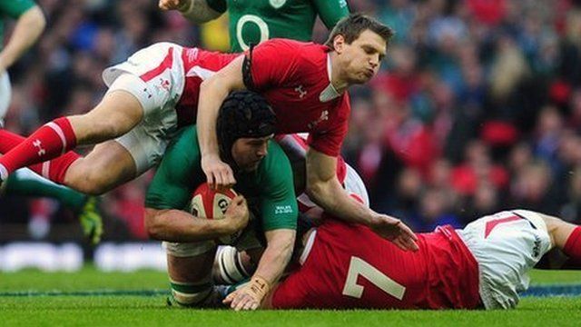 Biggar a Warburton yn mynd i'r afael ag O'Brien
