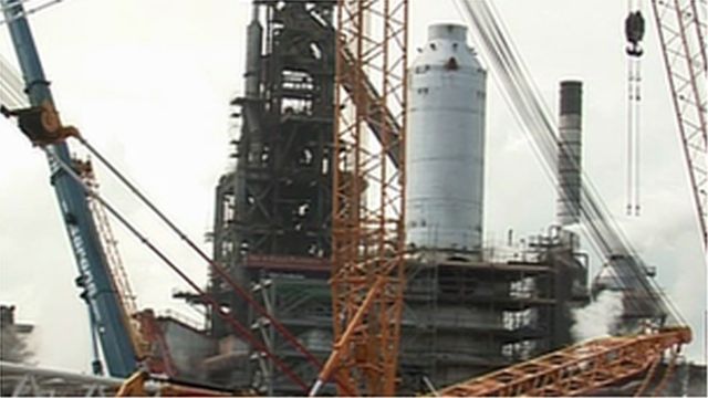 Mae'r gwaith o adeiladu'r ffwrnais newydd wedi costio £185 miliwn