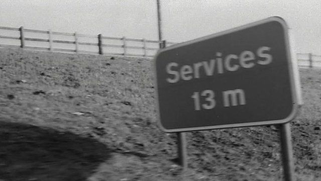 Motorway services sign (archive)