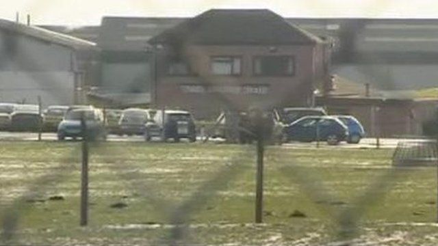 Un o safleoedd Vion ar Ynys Môn