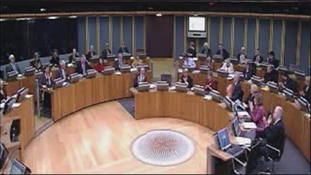 Aelodau'r Cynulliad yn Y Senedd