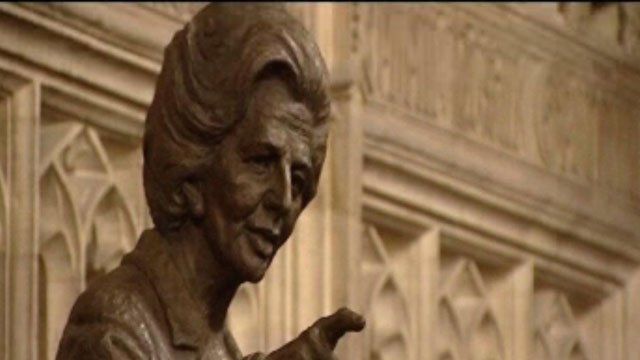 Cerflun o'r Farwnes Thatcher