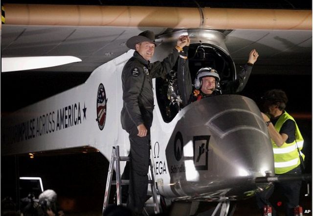 Solar Impulse plane lands in Phoenix