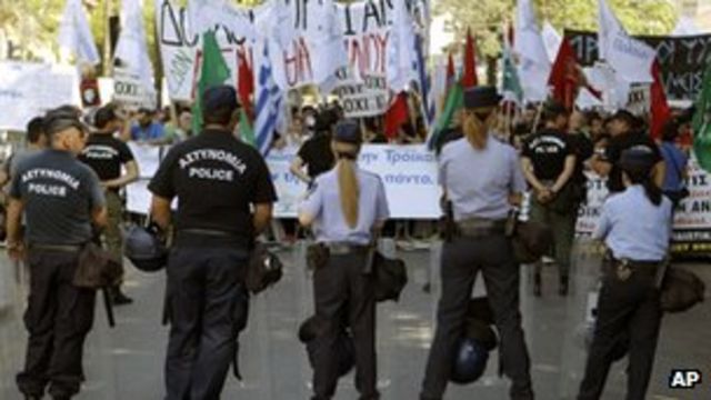 Cyprus receives EU-IMF bailout funds