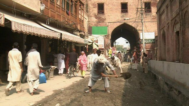 Ancient Walled City Of Lahore Receives A Makeover Bbc News