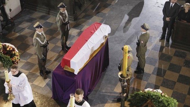 The coffin of Poland’s first post-communist prime minister