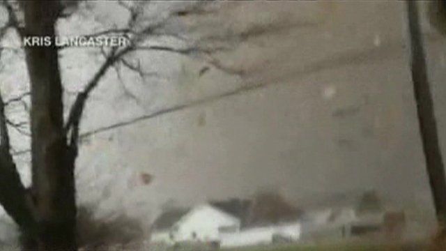 Tornado approaches