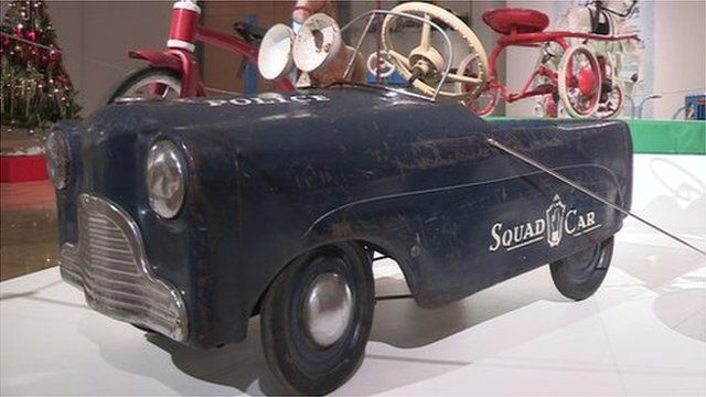 Toy police car