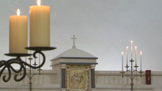 Taobh a-staigh na h-eaglaise