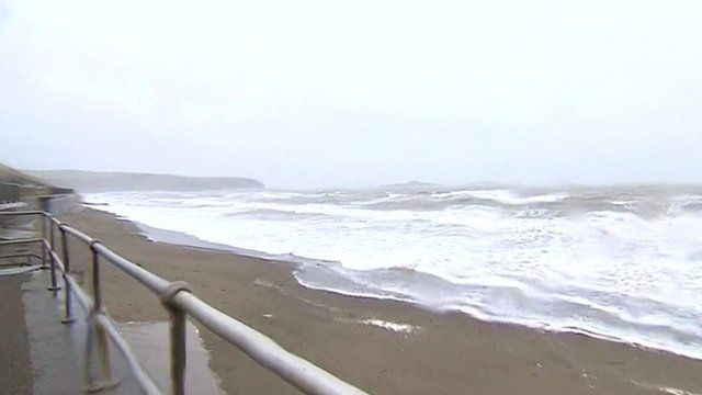 Waves at Criccieth
