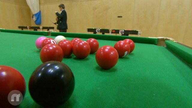 Watch BBC's Mike Bushell try out snooker maths.