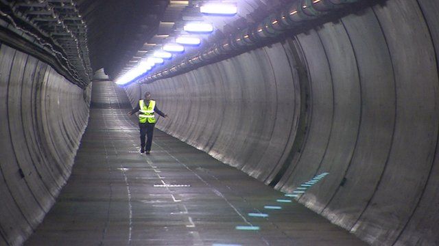 Inside the Eurotunnel service tunnel on its 20th anniversary - BBC News