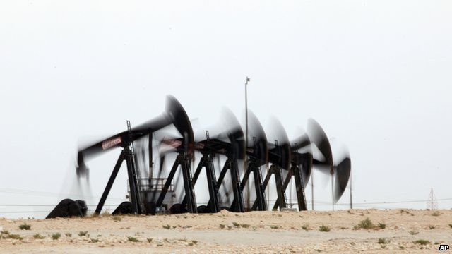 Oil extraction in Bahrain, Iraq