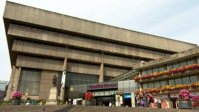 Calls to stop Birmingham library demolition - BBC News