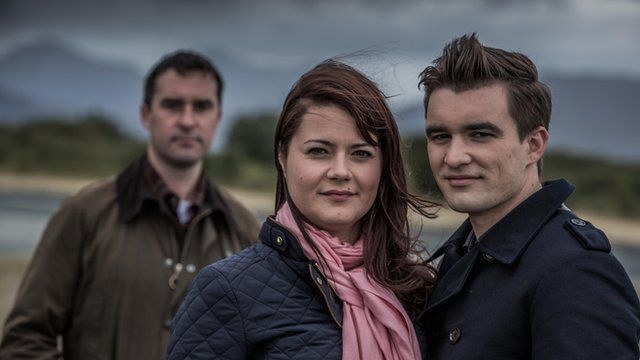 Alasdair MacAoidh, Debbie NicAoidh agus Dòmhnall Eoin MacFhionghain
