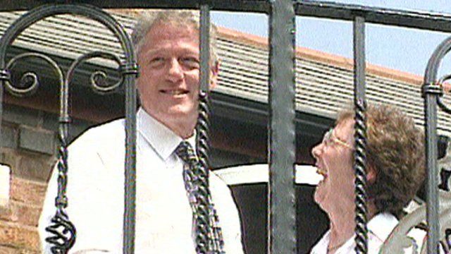 Bill Clinton enjoys lunch with locals in a Birmingham pub