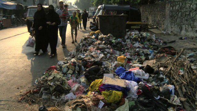 Pile of rubbish on a street in Mumbai