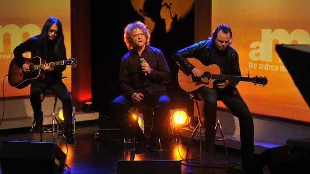 Mick Hucknall singing on the Andrew Marr Show, Sunday 11 December 20011