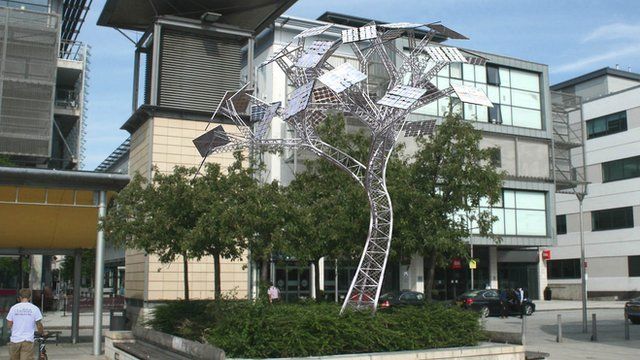 solar tree planned for millennium square, bristol