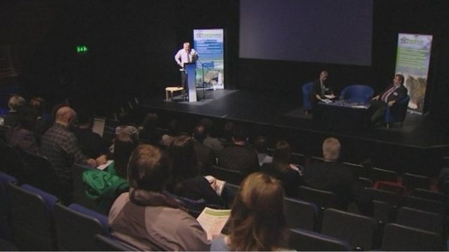 Co-labbhairt air bochdainn connaidh