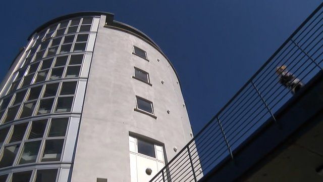 Tha oileanaich Shabhal Mòr Ostaig airson fàs fut.