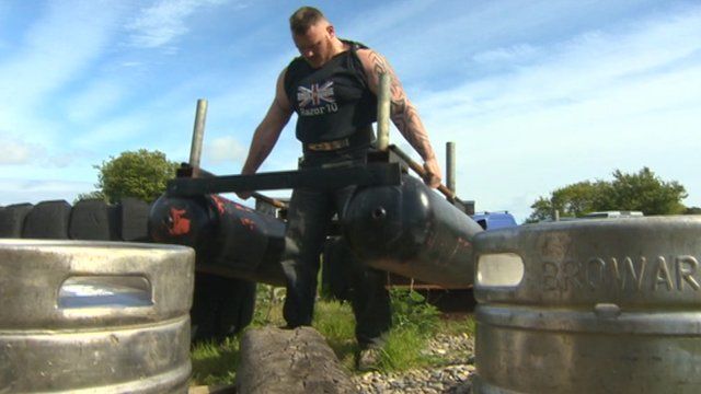 Strongman i orfod symud?