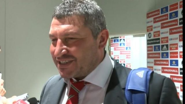 Ymateb Osian Roberts
