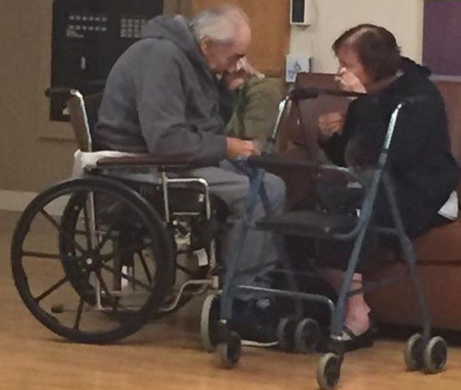 Wolfram (L) and Anita Gottschalk (R) are seen reuniting after being forced to live in separate nursing homes.