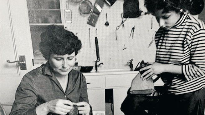 Jenny Diski (right) with Doris Lessing (left)