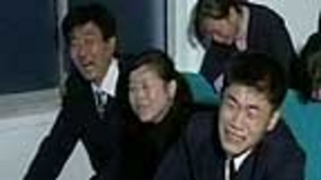 Người dân Bắc Hàn khóc thương Kim Jong-il