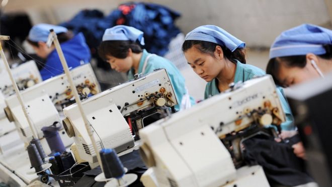 Рабочие на китайской фабрике